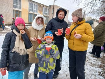 Масленичные гуляния продолжаются. Эх, прощай матушка- Зима! Здравствуй красная - Весна!